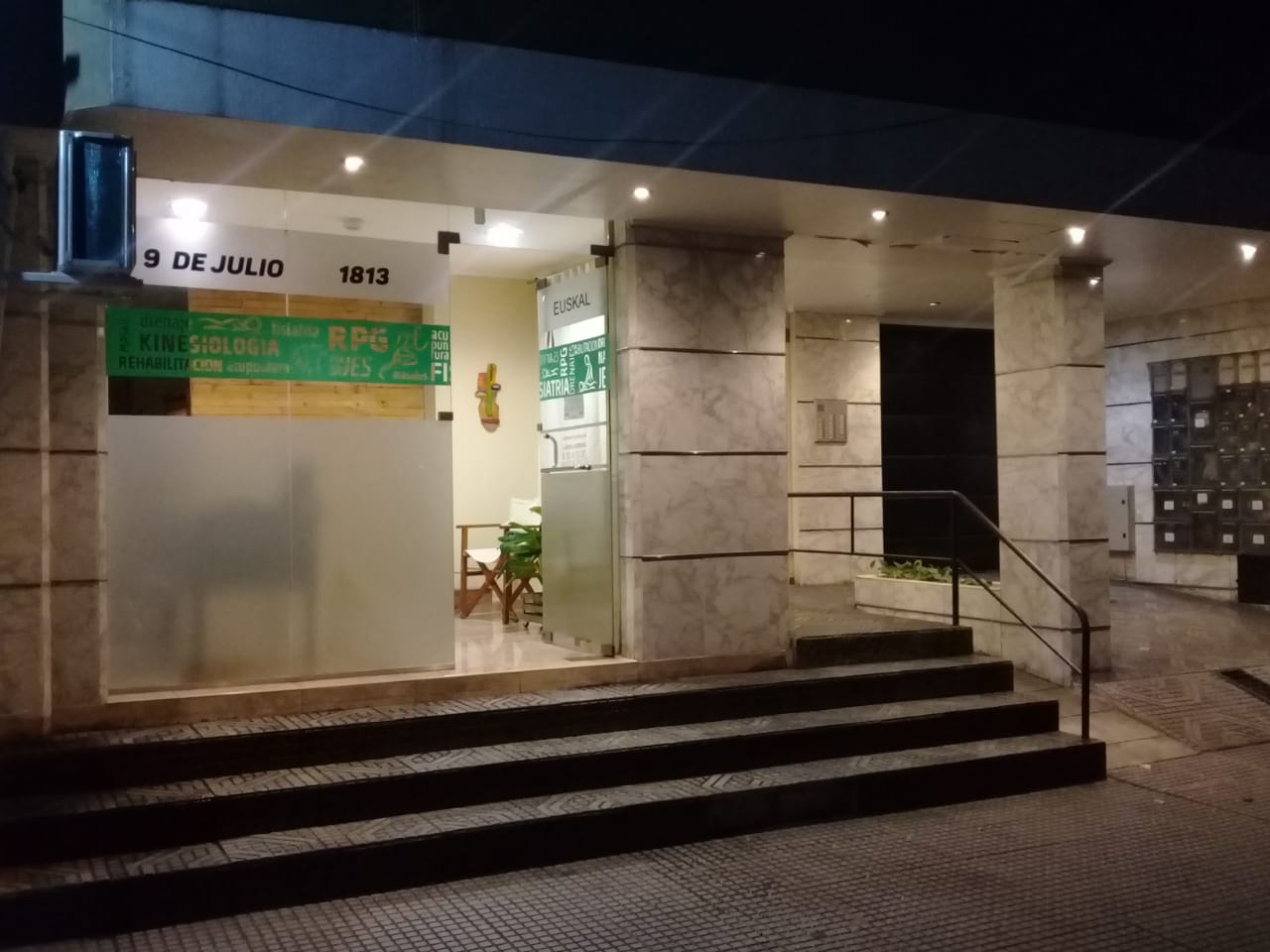 Fachada y recepción de Kinesiología RPG en Corrientes